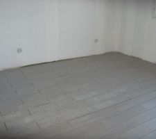 Carrelage chambre, reste les joints à mettre