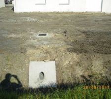 Photo du massif drainant soit 3 puisards ( 1 collé a la maison et 2 dans le jardin)
puis debouche sur le fossé direction le cours d'eau la Rache.