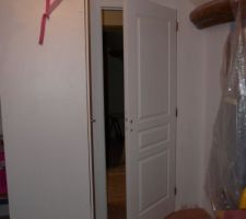 Porte c&ocirc;t&eacute; interieur chambre miss