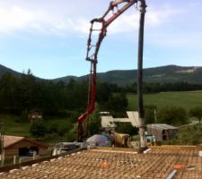 La dalle sa y je mis attaque le camion et la