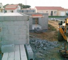 Le plancher de l'&eacute;tageen attente de la dalle