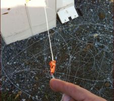 Début du passage du câble 25² (du disjoncteur au tableau de la maison): mise en place d'une corde de mylon au bout de l'aiguille...
