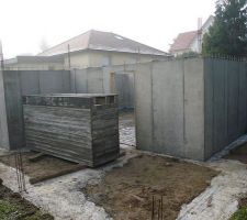 Mur du sous sol en béton après décoffrage