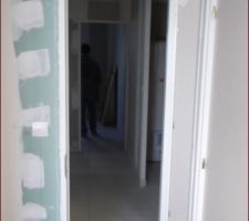 Entree chambre et couloir