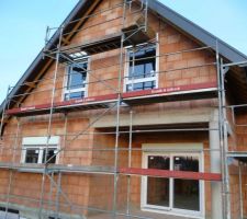 Préparatifs pour la pose de l'ITE: Echafaudage en place sur façade Ouest