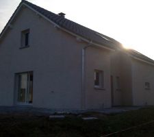 Re fa&ccedil;ade cr&eacute;pis