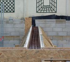 Poutre install&eacute; dans coffrage