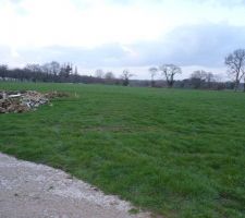 Terrain constructible 1018m&sup2;   partie non constructible 6000m&sup2;