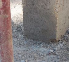 Pilier central dans le sous sol, mal d&eacute;coffr&eacute;...