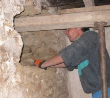 Cr&eacute;ation d'une porte int&eacute;rieur dans un mur de granite