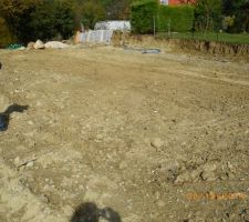 On voit un "rectangle" c'est l'empreinte de la maison