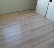 Parquet flottant dans les chambres posé