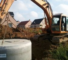 Mise en place de la cuve de récupération des eaux pluviales