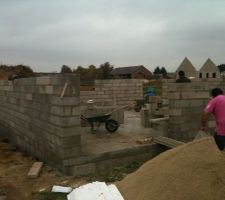 D&eacute;but de l'&eacute;l&eacute;vation des murs