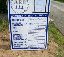 Pose du panneaux de chantier