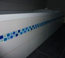 Baignoire salle de bain &eacute;tage