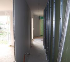 Le couloir qui mènera à la suite parentale