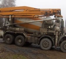 Voila la toupie ( avec pompe comme je suis seule ca va nettement mieux )