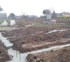 Vue sur la pièces de vie, garage à gauche