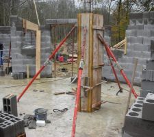 Poteau de soutien dalle de l'&eacute;tage