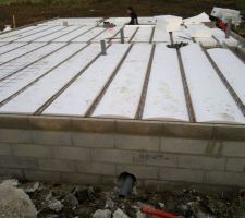Le plancher en cour de réalisation.