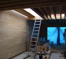 Murs rdc achevés mise en place des madriers du 1er avec la tremie pour l'escalier