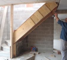 Décoffrage de l'escalier béton