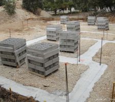 La maison sort de terre...
c'est parti pour le vide sanitaire