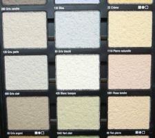 Pour le renfoncement de la porte, nous avons choisi le cr&eacute;pi toujours chez VPI gris cendre, r&eacute;f&eacute;rence 280