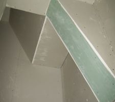 Plafond de l'escalier vue du bas