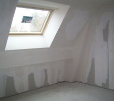 Notre chambre, prête à être poncée
