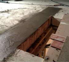 Nouveau chev&ecirc;tre coul&eacute;. Environ 200 kg de gravier, 140 de sable et 70 de ciment.