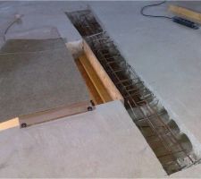 Feraillage termin&eacute; : pose du chev&ecirc;tre Ulysse notamment   du trellis soud&eacute;. Ligature avec les anciens aciers conserv&eacute;s.