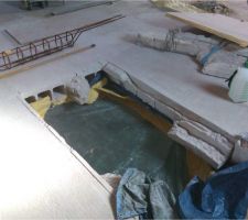 Poutrelle centrale   ancien chav&ecirc;tre enl&eacute;v&eacute;s. Levage par treuil suspendu &agrave; la charpente (morceau d'environ 100kg)