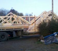 Le portail a ete aracher pour laisser passer le camion