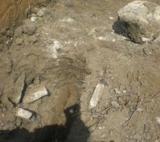 A 1.7 m sous les fondations, on trouve toujours du remblai et pas de sol dur. Super terrain