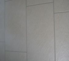 Carrelage pour la SDB
60 x 30 cm de couleur beige très clair