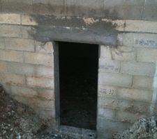 Entr&eacute;e vide sanitaire (c&ocirc;t&eacute; rue)