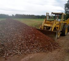 Premiére livraison de trappe
sur la route de façon à faire le chemin d'accès pour les prochaine livraison