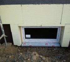 ITE: contour de fenêtre de cave isolée