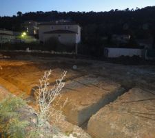 Fouilles : Mise en place des premières longrines