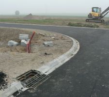 Ils ont gar&eacute;e leur pelleteuse chez nous ;-D