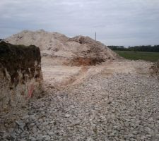 Chemin d'accès en béton concassé
