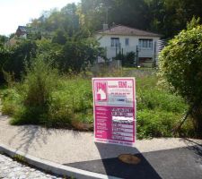 Le panneau du permis de construire