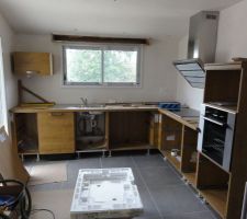 La cuisine se met en place ;)