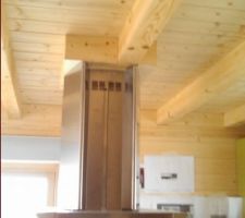 La hotte arrive sur une solive !!