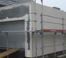ITE: marouflage terminé sur la façade Nord du garage