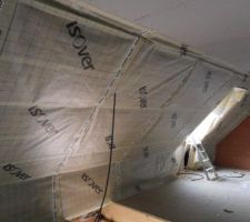 Voici un pare vapeur spécifique qui permet une isolation complete