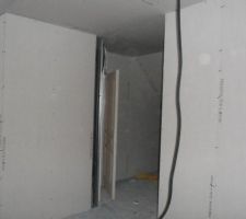 24/11-17h vue du dressing vers la chambre
