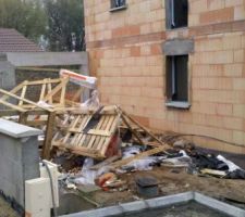 La zone toujours pas nettoyee